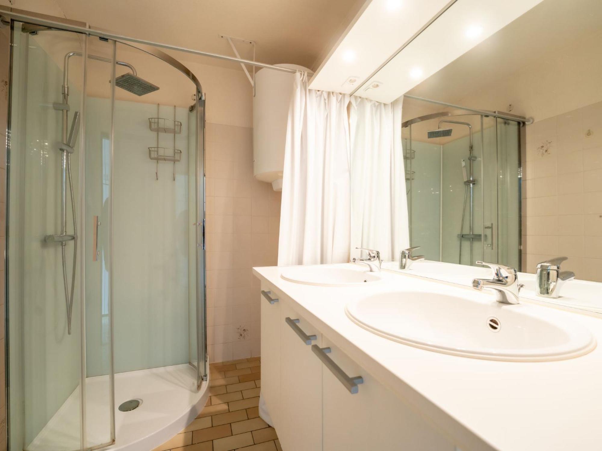 Apartamento Residentie Astrid-7 *